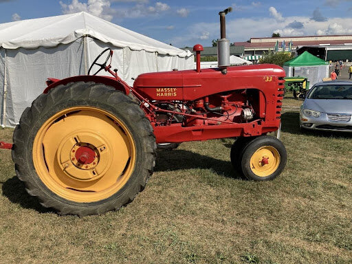Massey-Harris 33
